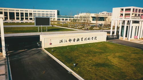 看過來 學(xué)校二期工程建設(shè)項目有了新進(jìn)展
