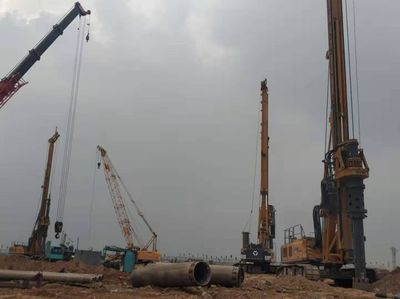 霸氣,11臺(tái)徐工XR360同時(shí)助力河北特大鋼廠建設(shè)